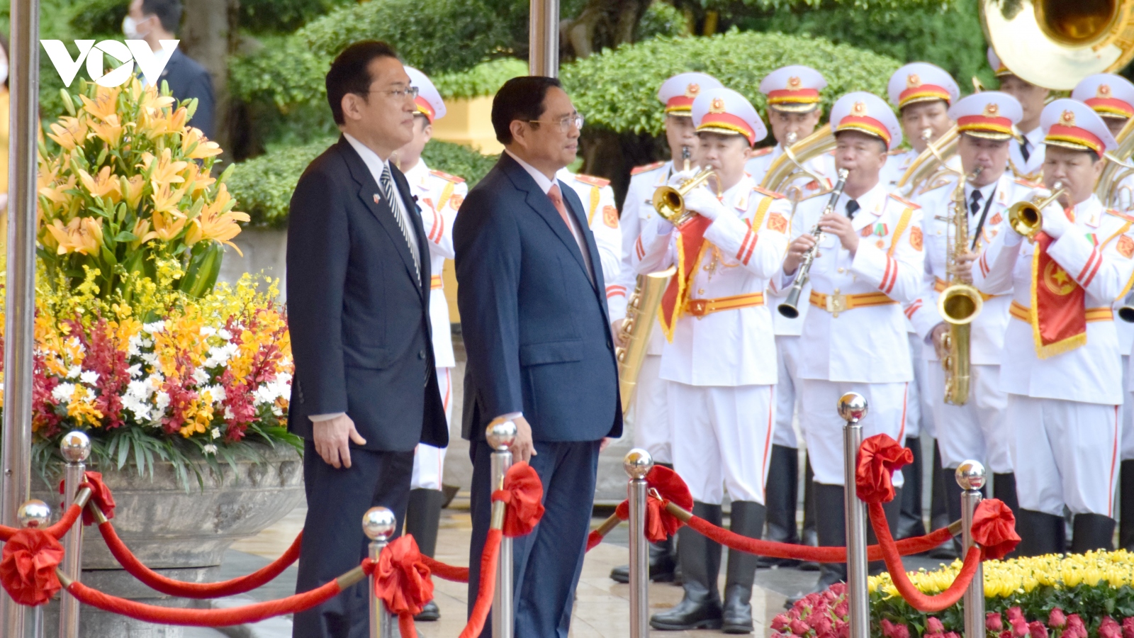 Thủ tướng Phạm Minh Chính chủ trì lễ đón trọng thể Thủ tướng Nhật Bản Kishida Fumio